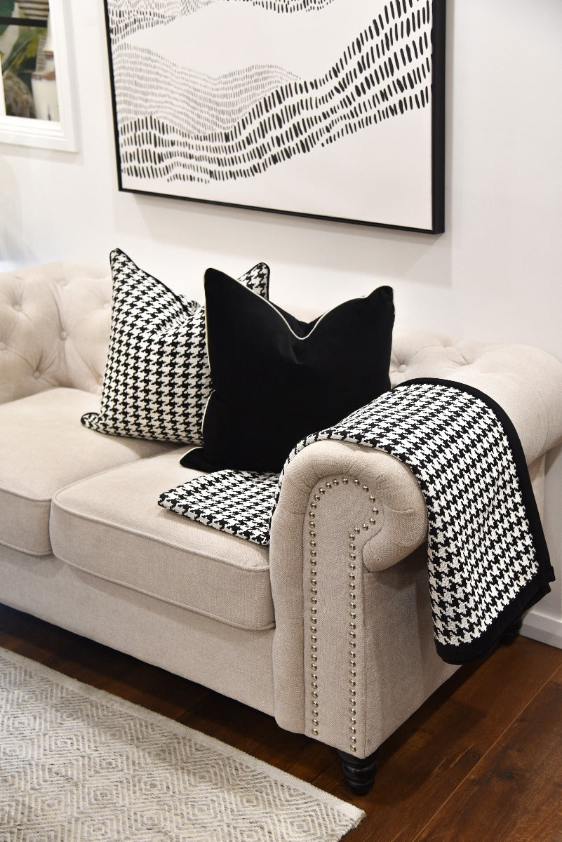 Aswad + White Piping