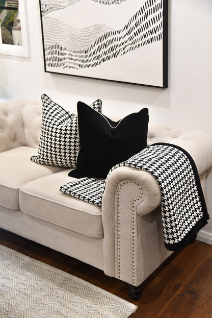 Aswad + White Piping