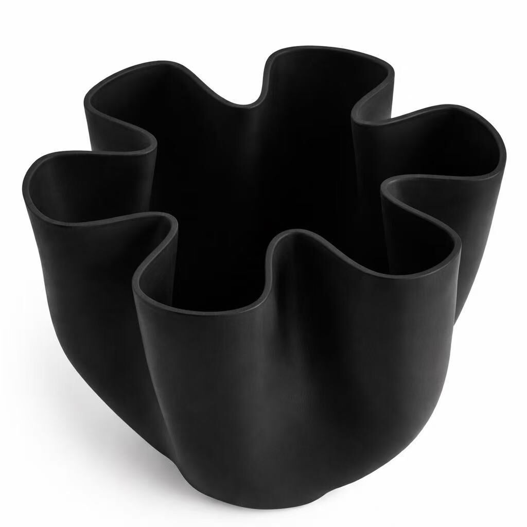 zoomed photo of the marissa vase